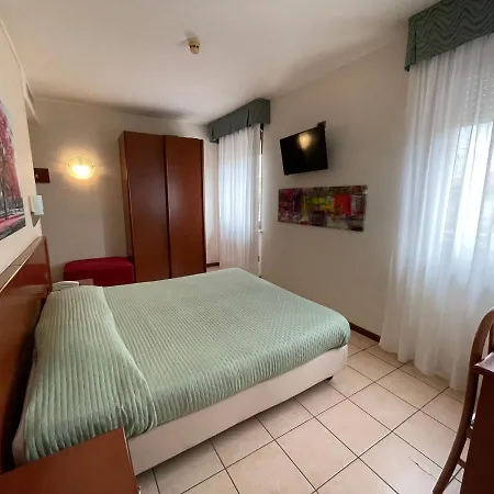 Virginia Hotel