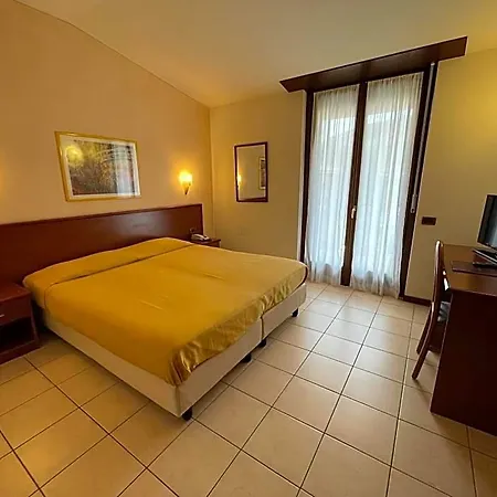 Virginia 2* Garda (Verona)