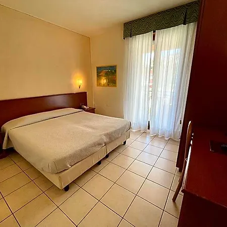 Virginia 2* Garda (Verona)