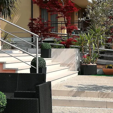 Hotel Virginia Garde