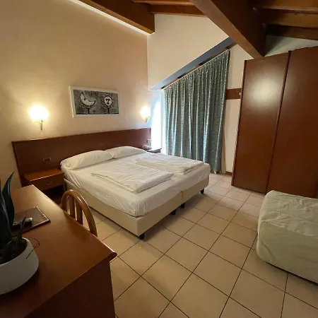 Hotel Virginia Garde